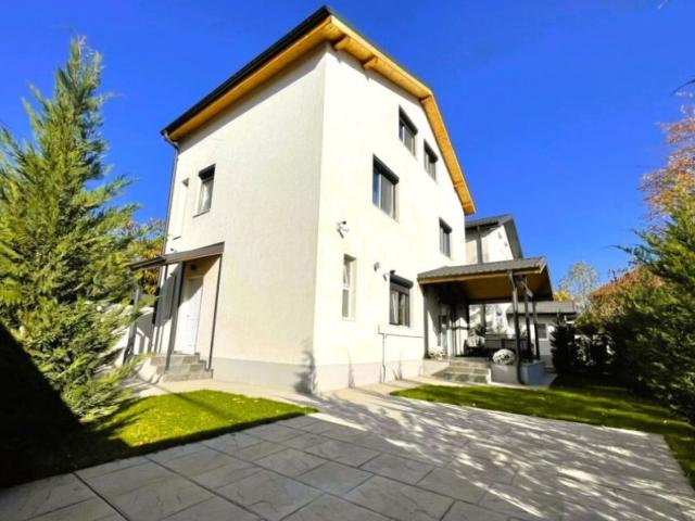 villa with garden pipera area