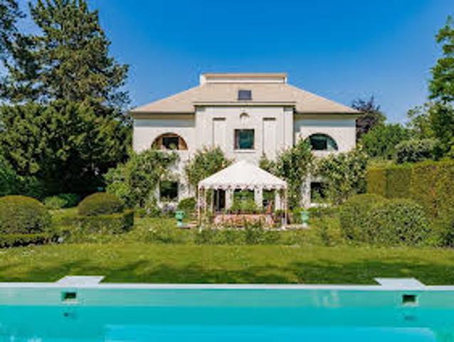 Villa with Pool and Terrace