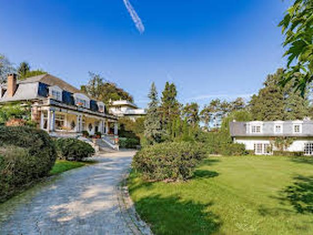 Villa with Pool