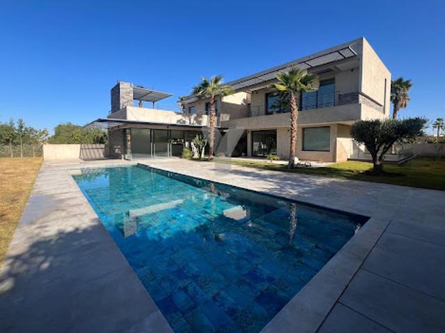 Villa with pool and garden
