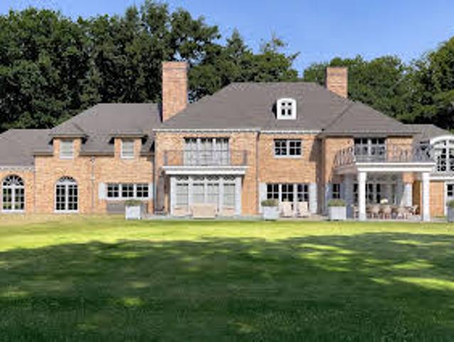Villa with Pool and Garden