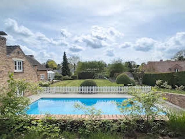 Villa with Pool and Garden