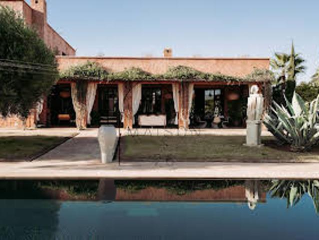Villa with Pool and Garden