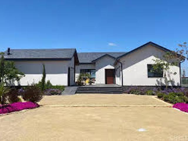 Villa avec piscine et jardin