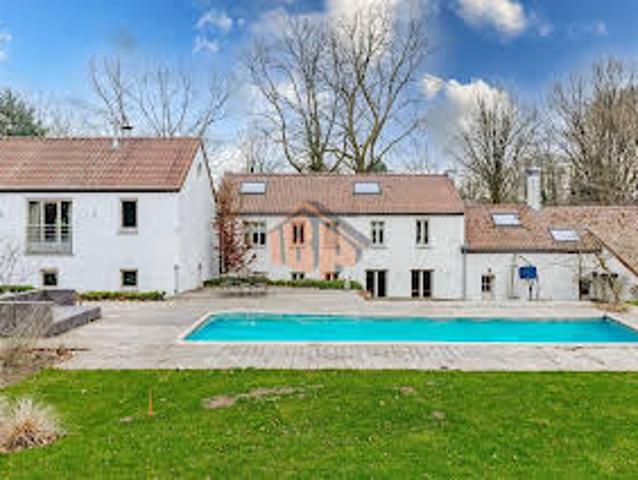 Villa with Pool and Terrace