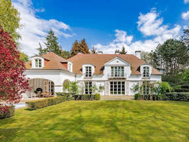 Villa with Pool and Terrace