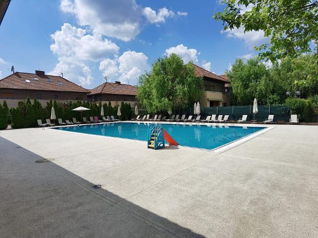 Villa with Swimming Pool Access near Jolie Ville
