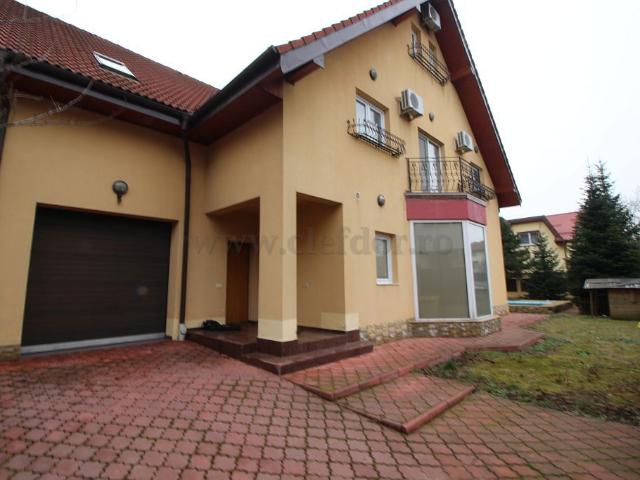 Villa with Swimming Pool on Iancu Nicolae area