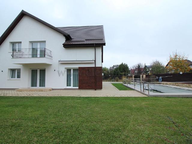 Villa with Swimming Pool on Iancu Nicolae for Rent