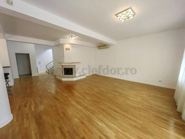Villa with Swimming Pool near British School