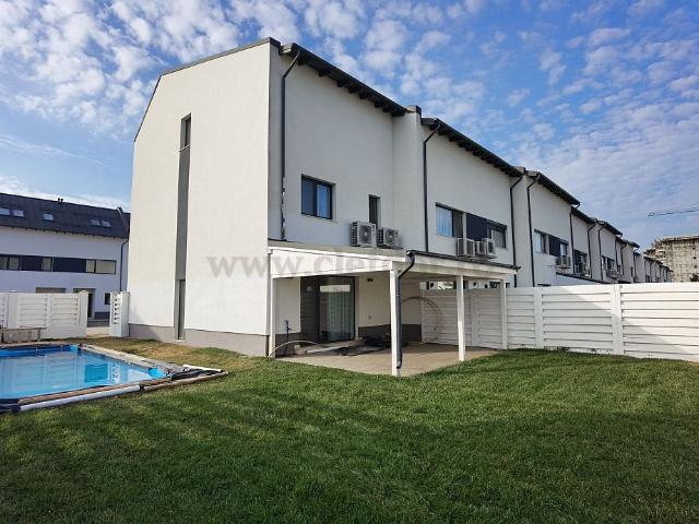 Villa with Swimming Poolnear American School