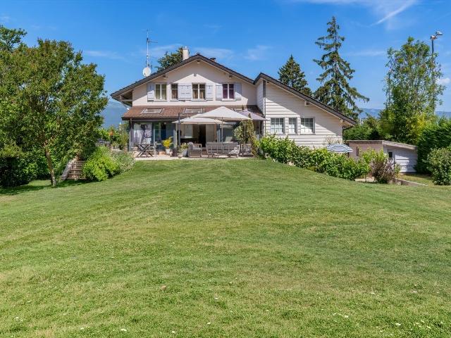 Villa with 14 rooms on sale in Le Grand Saconnex 400 m² | dreamo. Ch