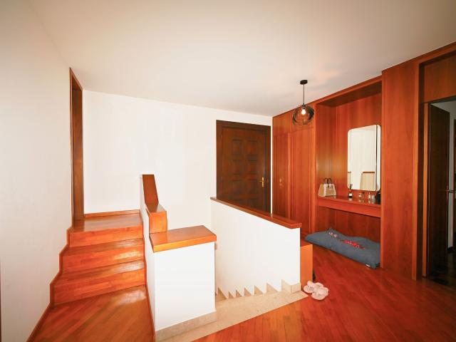 Villa with 11 rooms on sale in Breganzona 370 m² | dreamo. Ch