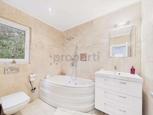 Villa with 4.5 rooms on sale in Morcote 210 m² | dreamo. Ch