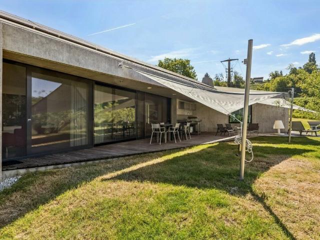 Villa with 5.5 rooms on sale in Cheseaux Noréaz 250 m² | dreamo. Ch