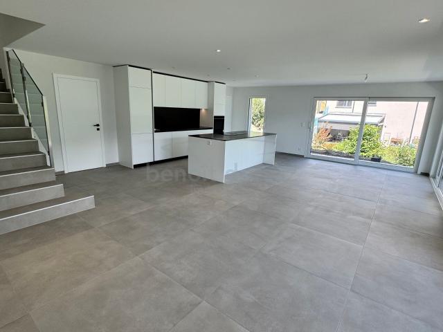 Villa with 5.5 rooms on sale in | dreamo. Ch