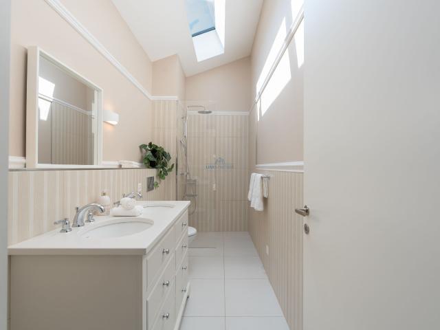 Villa with 5.5 rooms on sale in Rieserstrasse 549 m² | dreamo. Ch