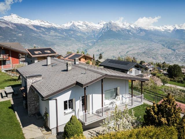 Villa with 6.5 rooms on sale in Haute Nendaz 250 m² | dreamo. Ch