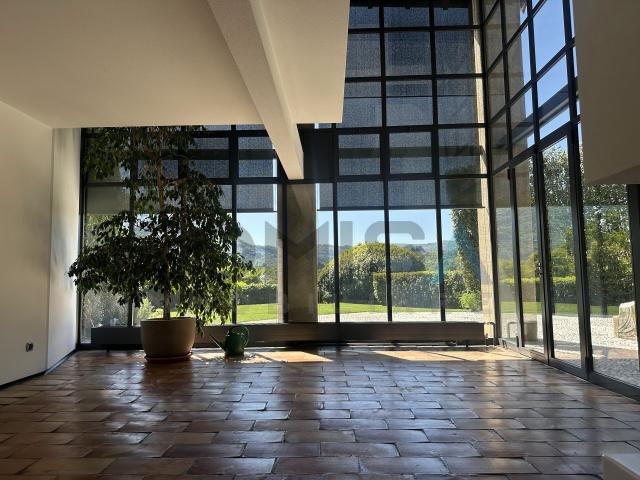 Villa with 6.5 rooms on sale in Via 350 m² | dreamo. Ch