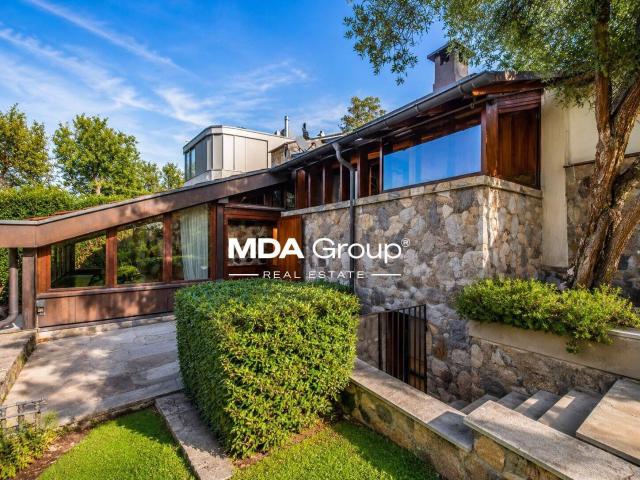 Villa with 6 rooms on sale in Collina d'Oro 342 m² | dreamo. Ch