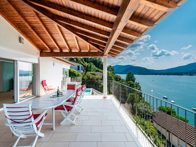 Villa with 6 rooms on sale in Lugano 350 m² | dreamo. Ch
