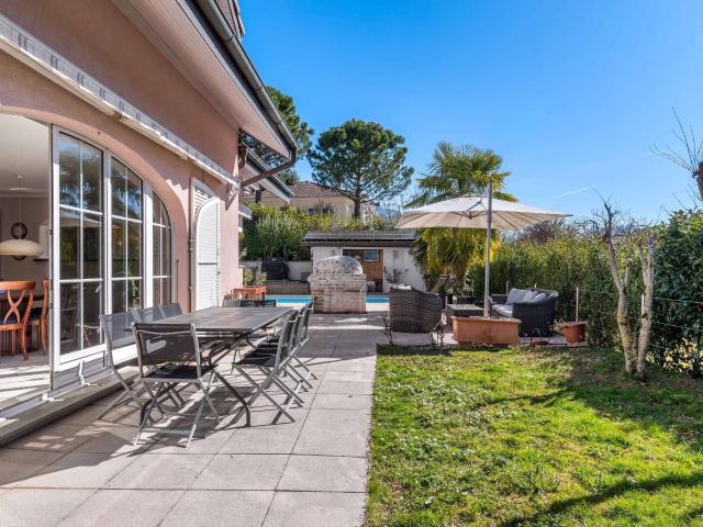 Villa with 7.5 rooms on sale in Montreux 300 m² | dreamo. Ch