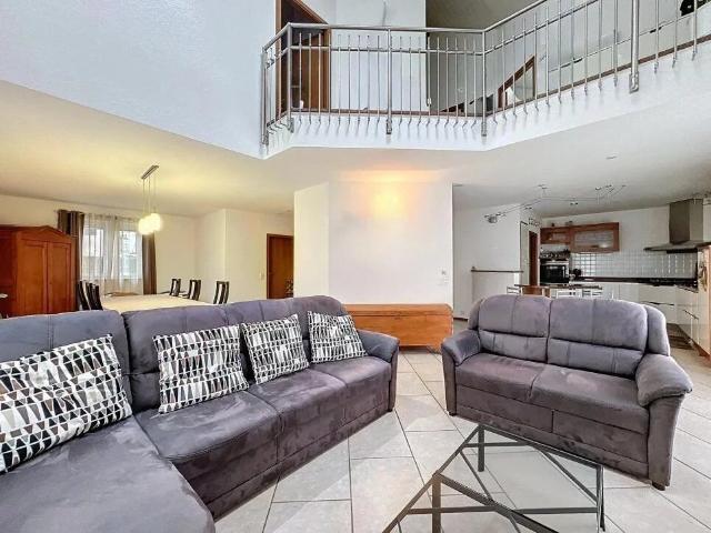 Villa with 7.5 rooms on sale in Aclens 200 m² | dreamo. Ch
