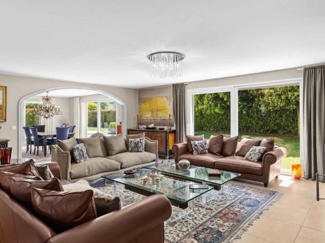 Villa with 7.5 rooms on sale in Prangins 300 m² | dreamo. Ch