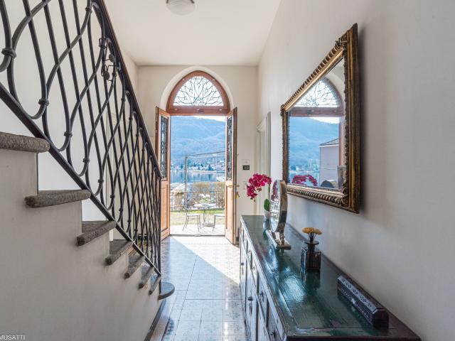 Villa with 7 rooms on sale in Ponte Tresa 373 m² | dreamo. Ch