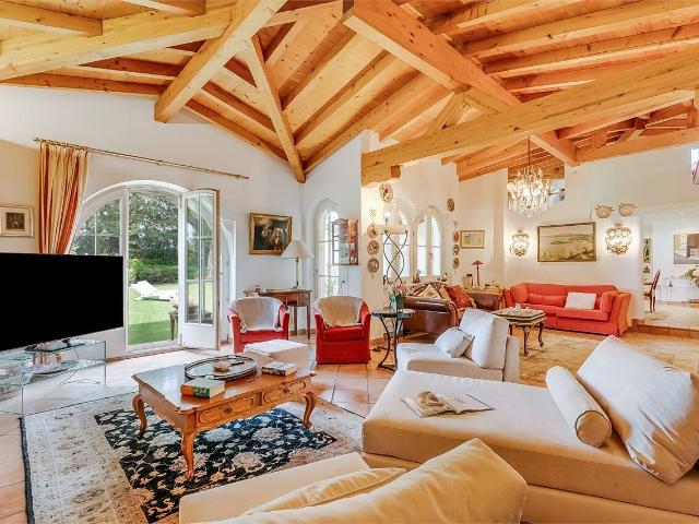 Villa with 8.5 rooms on sale in Villa Luganese 260 m² | dreamo. Ch
