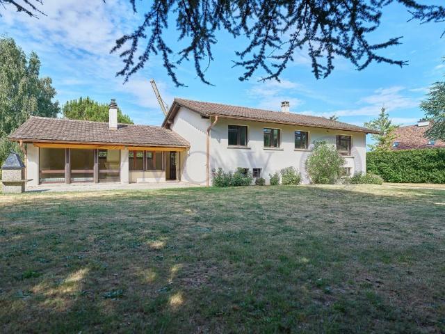 Villa with 8 rooms for rent in Crans près Céligny | dreamo. Ch
