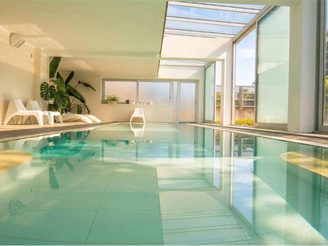 Villa with 8 rooms for rent in Montano Lucino 600 m² | dreamo. Ch
