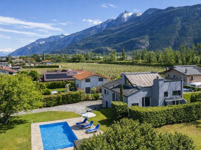 Villa with 8 rooms on sale in Fully 322 m² | dreamo. Ch