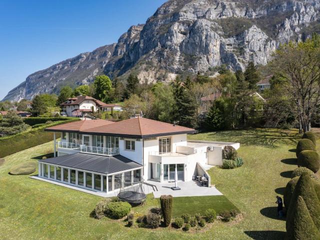 Villa with 9 rooms on sale in Collonges sous Salève 550 m² | dreamo. Ch
