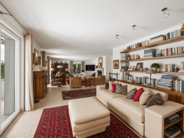 Villa with 9 rooms on sale in Epalinges 395 m² | dreamo. Ch