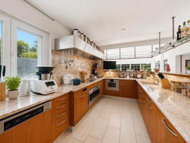 Villa with 9 rooms on sale in Lausanne 395 m² | dreamo. Ch
