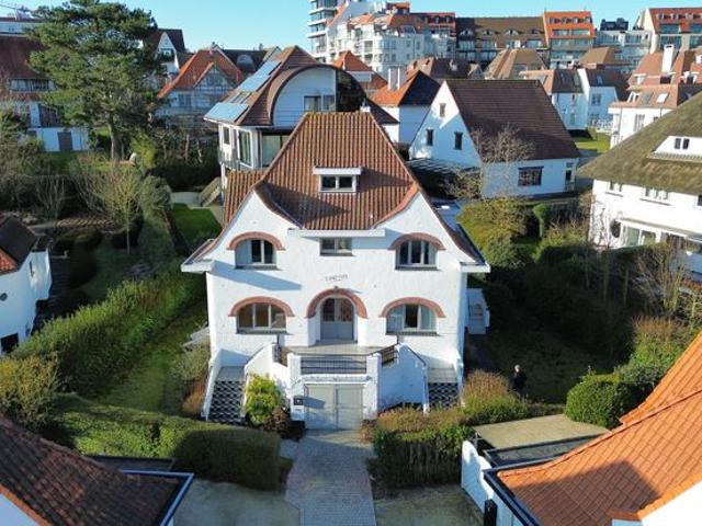 Villa Zomerrust: Een tijdloze parel in Duinbergen