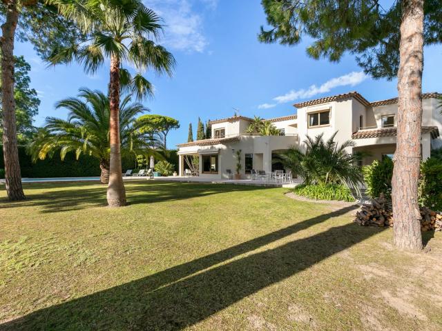 Villa à moderniser – Domaine privé sécurisé avec gardien