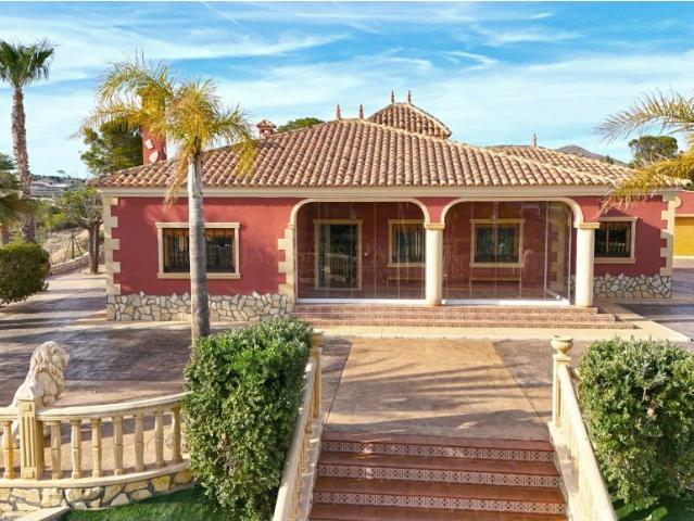 Villa a estrenar en una ubicación clave 0m² Novelda
