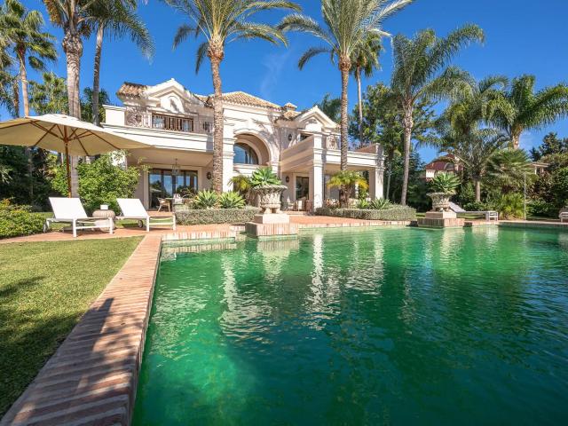 Villa a Gran Escala con Apartamento de Invitados en Guadalmi. 907m² San Pedro de Alcántara