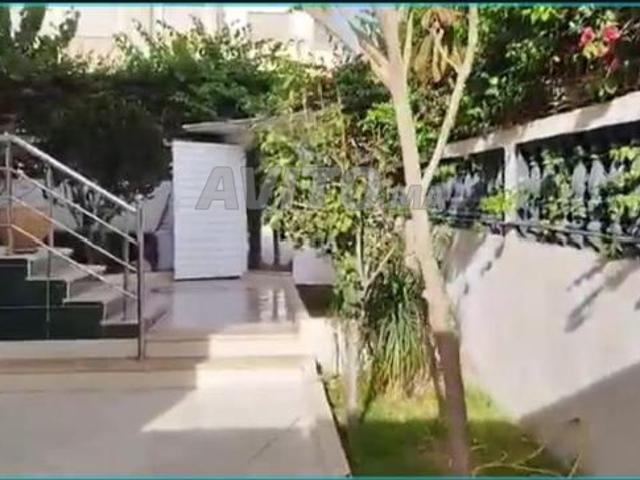 Villa à Had Soualem proche de la mosquée Superficie 238 m²
