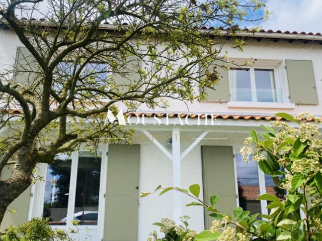 VILLA A LA RÉNOVATION CONTEMPORAINE HAUT DE GAMME 200 M L