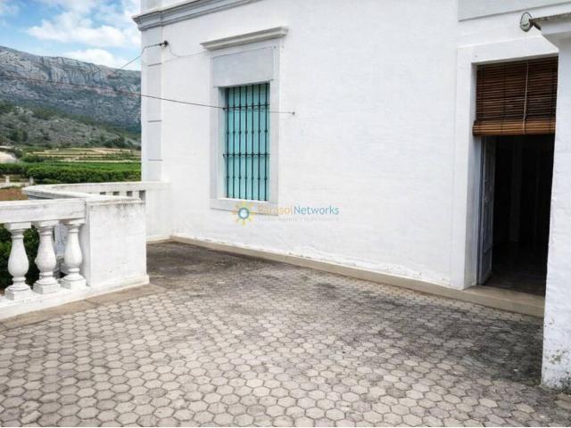 Villa a la venta en Benifairó de la Valldigna