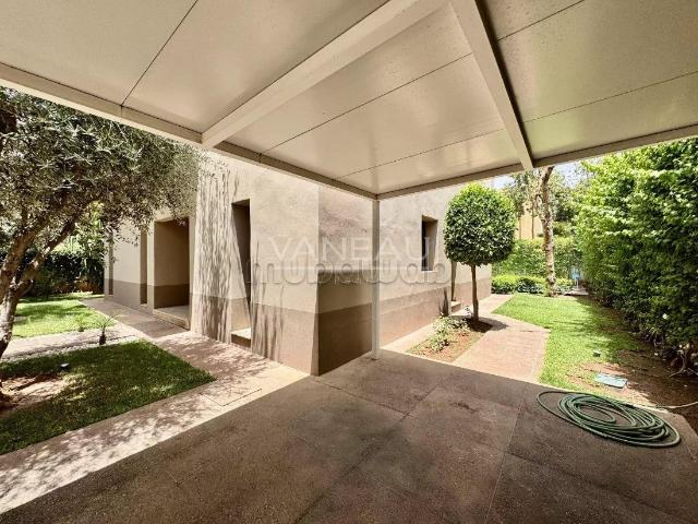Villa à Louer Sur Golf Amelkis