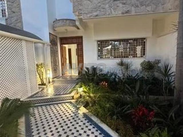 Villa à louer située à SOUISSI Rabat