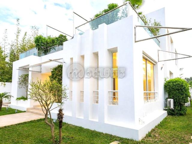 Villa à louer 680 m², 8 chambres Hay Riad Rabat
