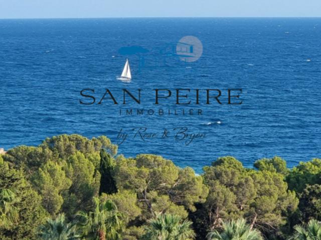 Villa à raser sur beau terrain de 2 400 m²