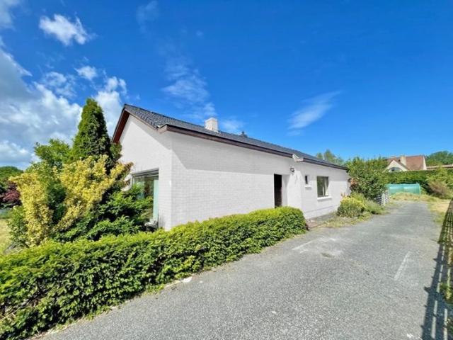 Villa à rénover avec grand jardin