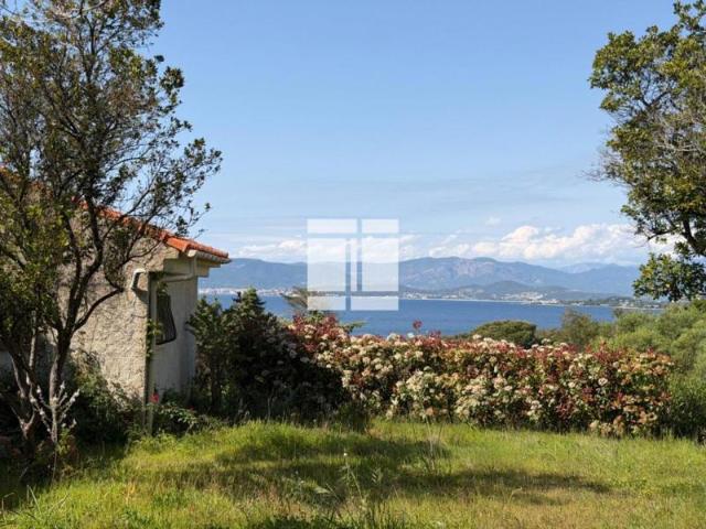 Villa à rénover vue mer proche plage