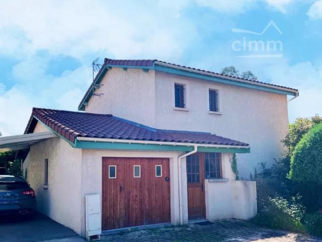 VILLA A ROUSSILLON